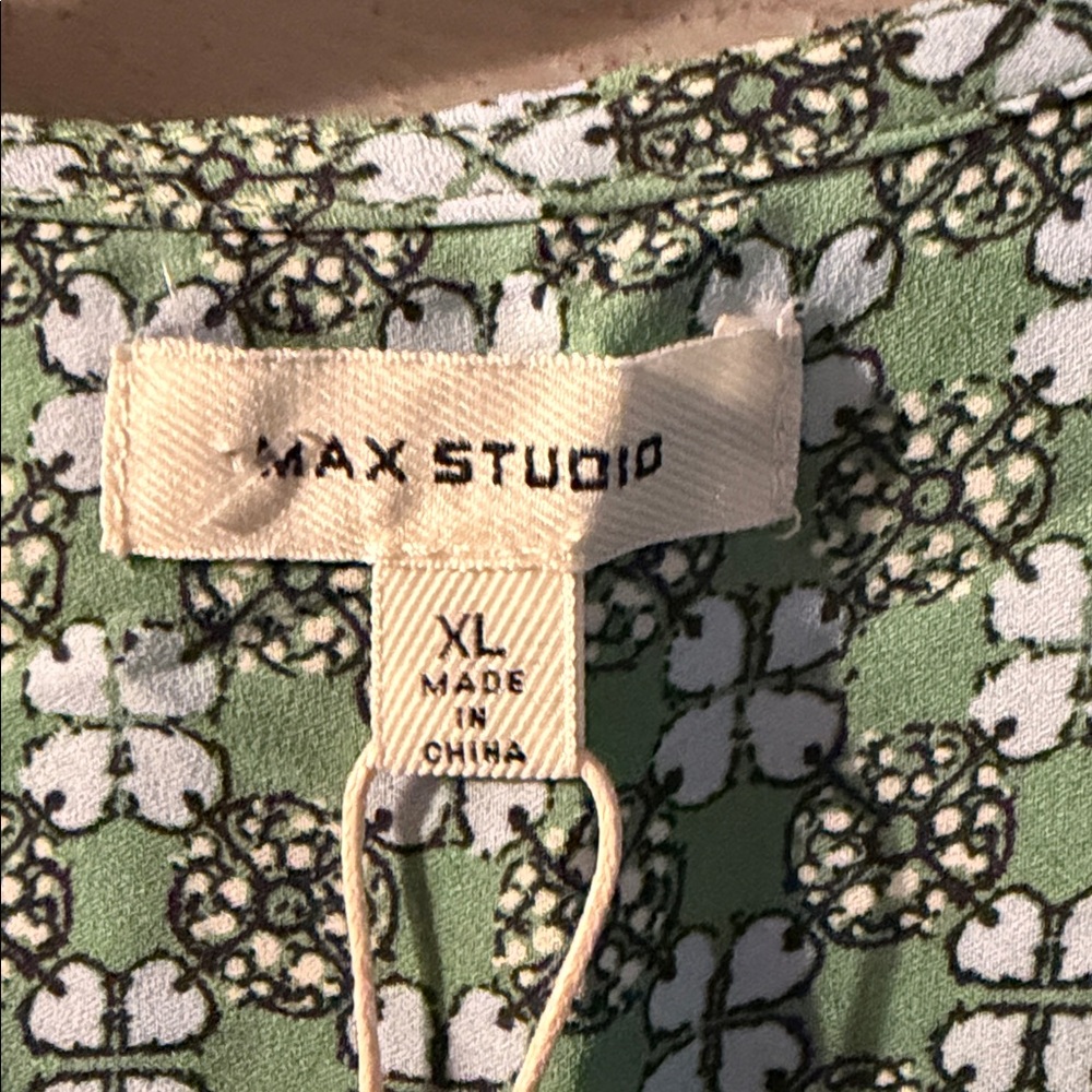 Max Studio Green Patterned Blouse - Picture 3 of 5